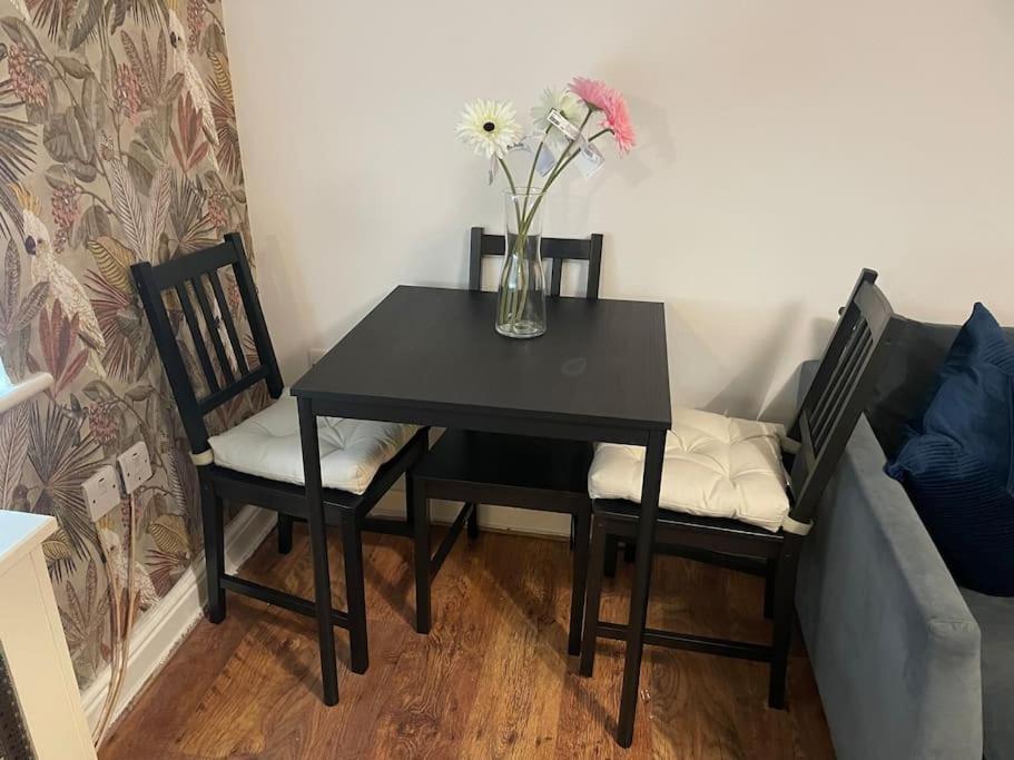 לונדון Flamingo Apartments Woolwich Free Parking And Wi-Fi מראה חיצוני תמונה